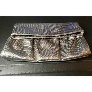 Style&co SILVER CLUTCH HANDBAG PURSE Faux Alligator Skin Value